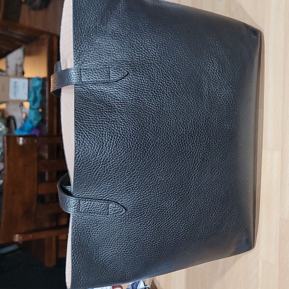 Small leather tote with blush lining